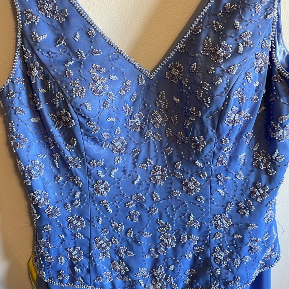 Periwinkle gown with beaded bodice - Picture 3 of 15
